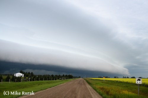 Heavily sheared shelf moving southeast toward Wetaskiwin at 6:30AM July 22nd